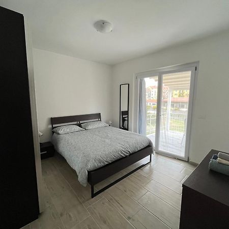 Il Gattino Di Porto - Apt 5 - Bilocale Terrazzo Piscina อิมเปรีอา ภายนอก รูปภาพ